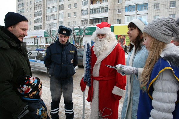 Предновогодний инструктаж школьников ГИБДД Череповец