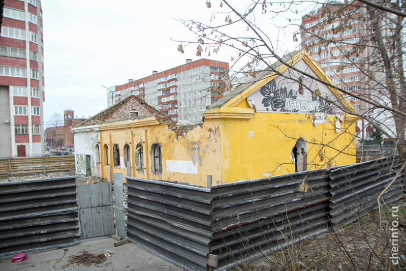 Строительство торгово-офисного центра на улице Первомайской в Череповце