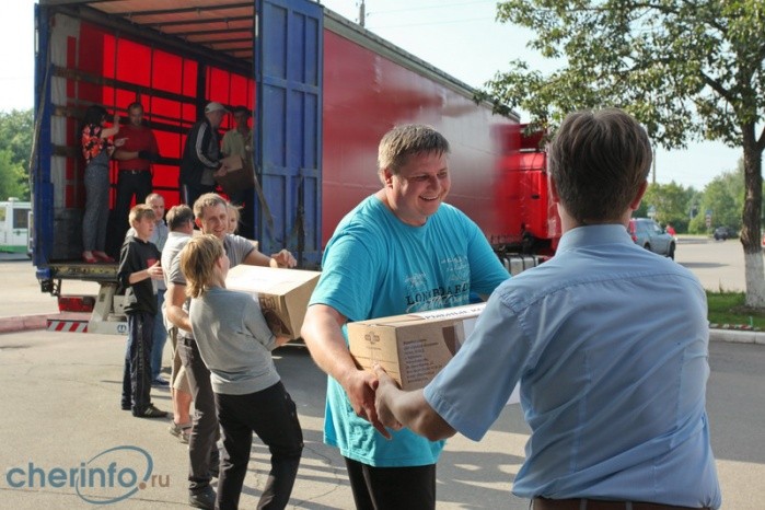 Фура с гуманитарным грузом для беженцев с Украины ушла из Череповца в Ростовскую область (ВИДЕО)