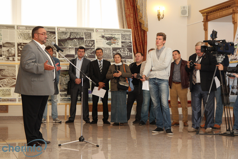 Выставка «Череповец — Санкт-Петербург: итоги сотрудничества» будет работать до 10 сентября в Камерном театре