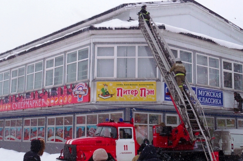 В ходе проведения учении выявлен ряд замечаний к администрации торгового центра: громкоговоритель системы оповещения людей о пожаре заедает