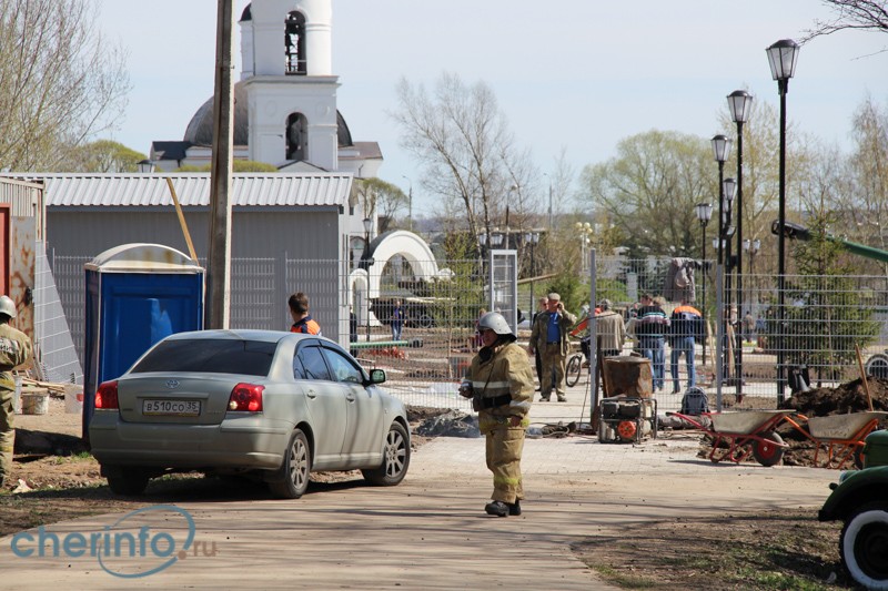 На улице Парковой в Череповце произошел взрыв снаряда 07.05.2015, два человека погибли