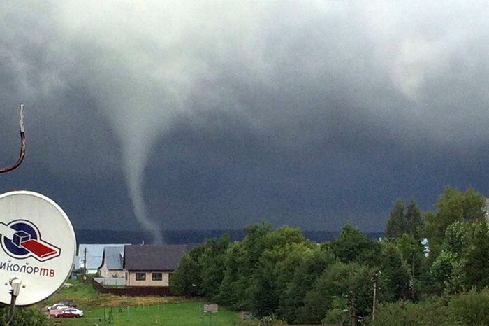 Смерч в Климовском разрушил дом 17 августа 2016 год