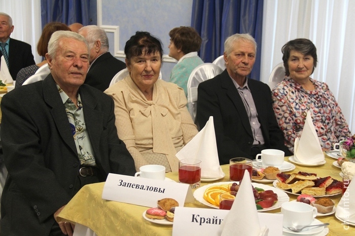 В Череповце поздравили юбилейные супружеские пары 09.11.2016