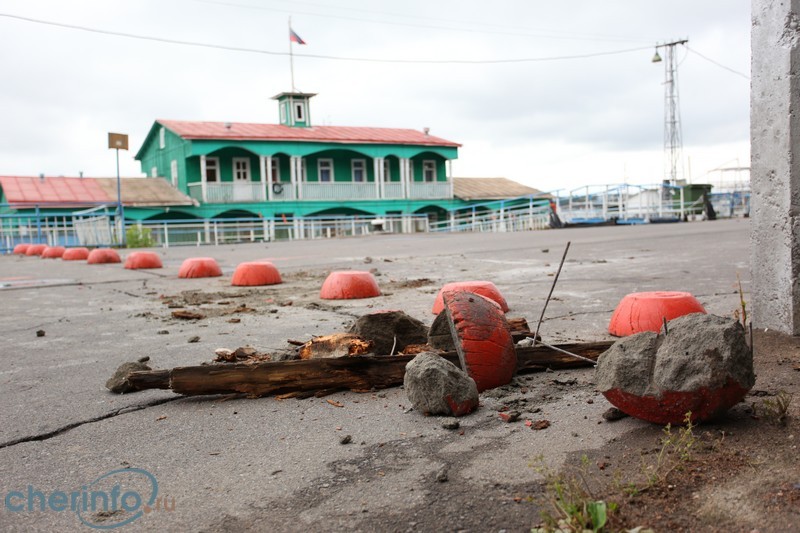 В Череповце вандалы частично разрушили новое ограждение на Соборной горке