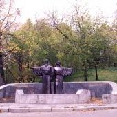 Памятник Афанасию и Феодосию на Соборной горке