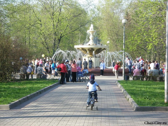 Фонтан в парке, 9 мая 2009 г.