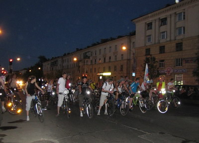 Массовая ночная велопрогулка закончилась неприятностями Nochnoy_veloprobeg_2011