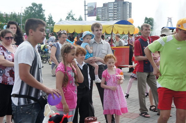 День защиты детей Череповец отметил большим праздником 1 июня 2013 фото