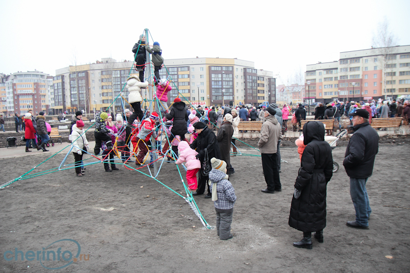 Второй парк в Зашекснинском районе, около торгового центра «Окей»