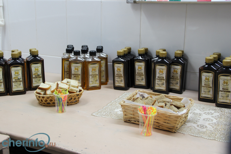 В ассортиментной линейке Череповецкого завода растительных масел сейчас четыре вида масла: льняное, горчичное, кунжутное и масло расторопши