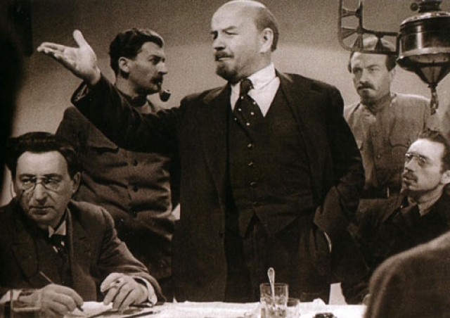 Кадр из фильма "Ленин в октябре" 1937 год